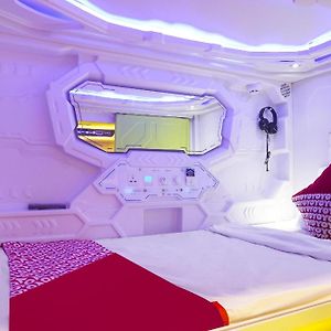 Super Oyo 91328 Fiducia Capsule Hotel